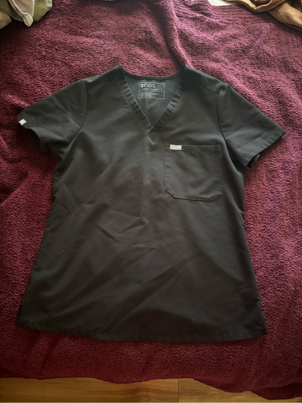 Figs Women’s Black V-Neck Short Sleeve Scrub Top